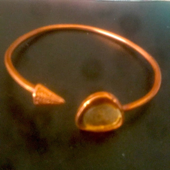 Therapeutic Copper Bangle Bracelet - Picture 4 of 5